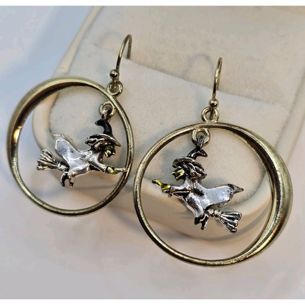 Avon 2008 Flying Witch Earrings Halloween‎ Dangle Gold Tone Hoop Vintage Costume - Picture 7 of 10